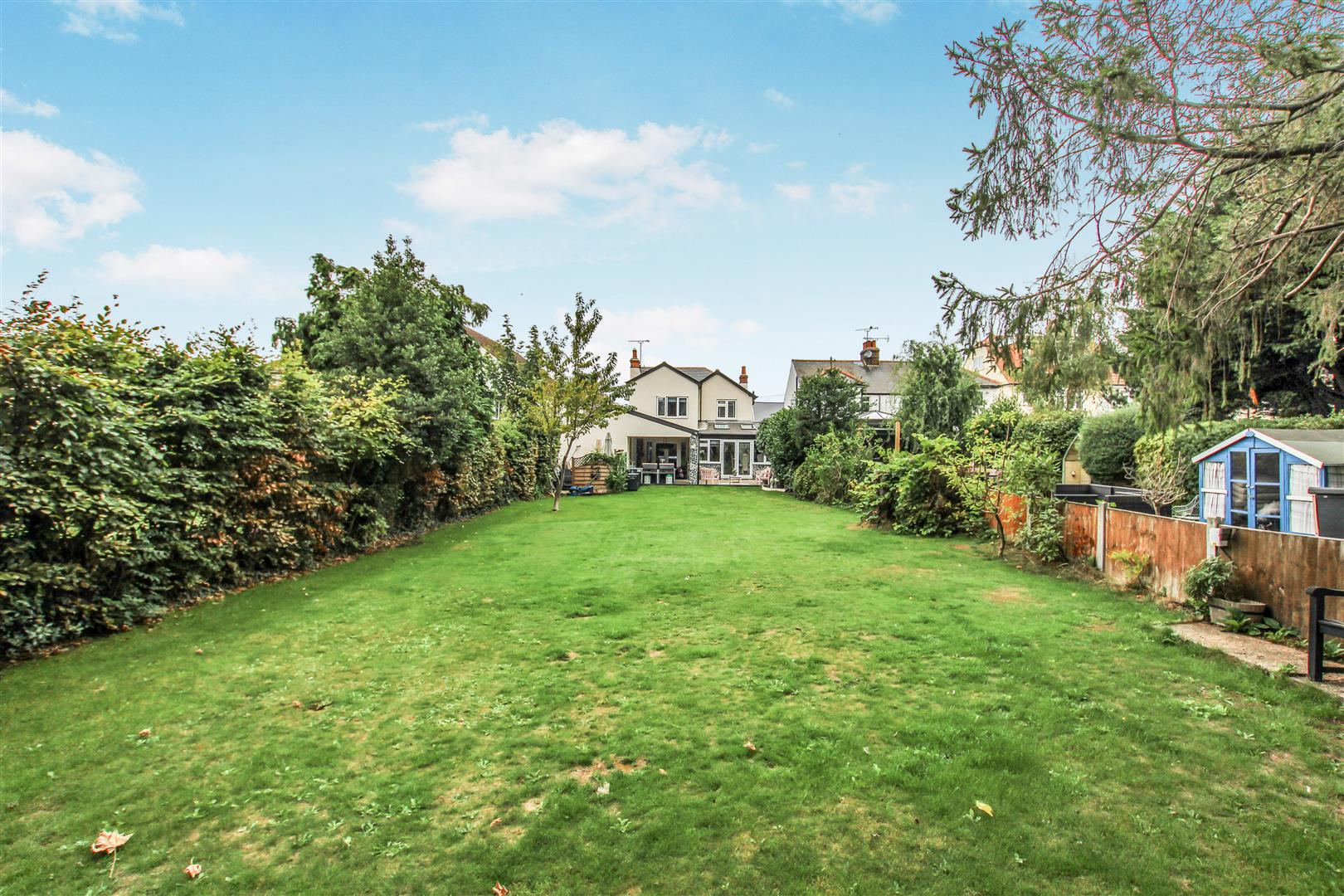 Western Avenue, Brentwood Keith Ashton